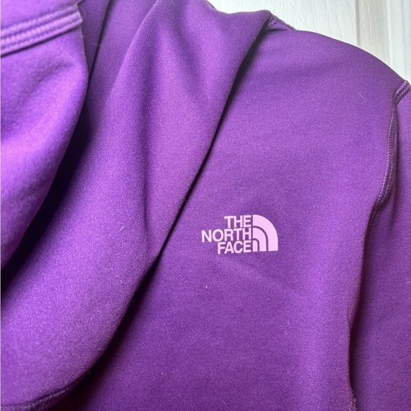 The North Face - Outdoor Athletic Women's  Purple Cozy Warm Hoodie in Size L - Picture 3 of 7